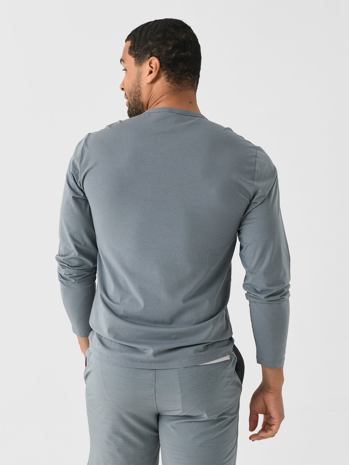 Vuori Men's Long Sleeve Feather Pocket Tee