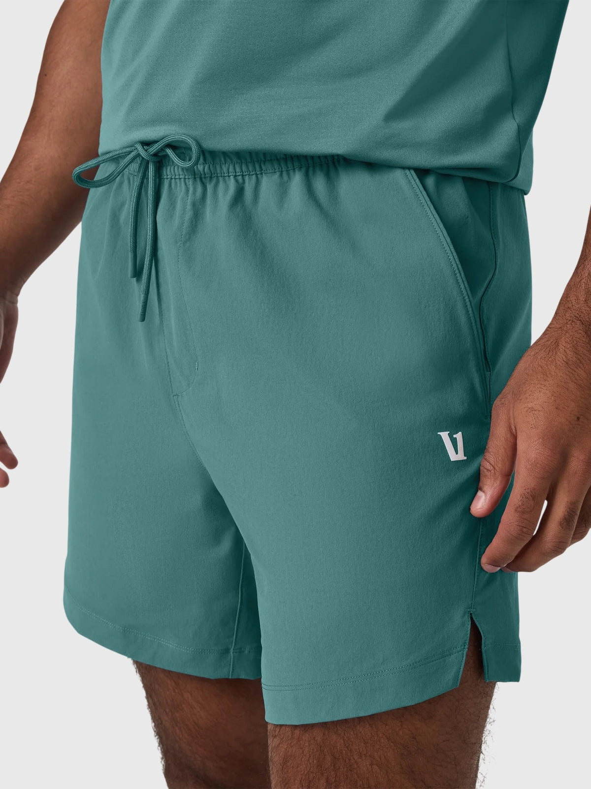 Vuori Men's Crosscourt Unlined 7" Short